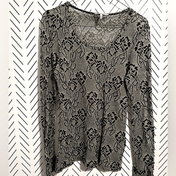 BKE Top Burnout Knit Stretch Top - Picture 1 of 9